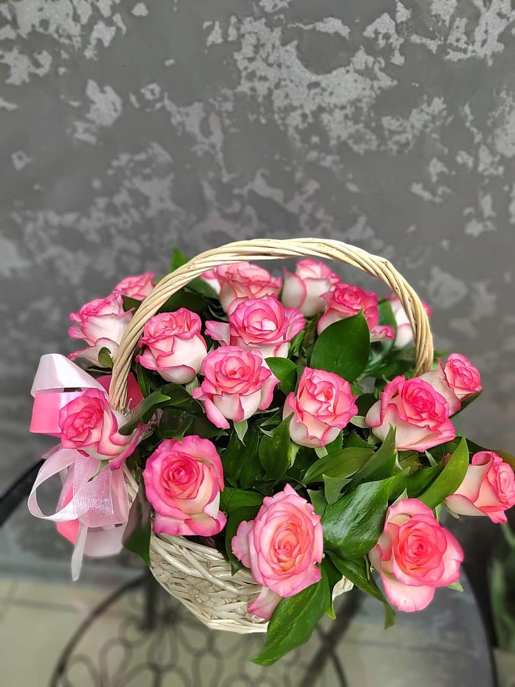 Цветочная композиция из Розы в корзине в Пахомово