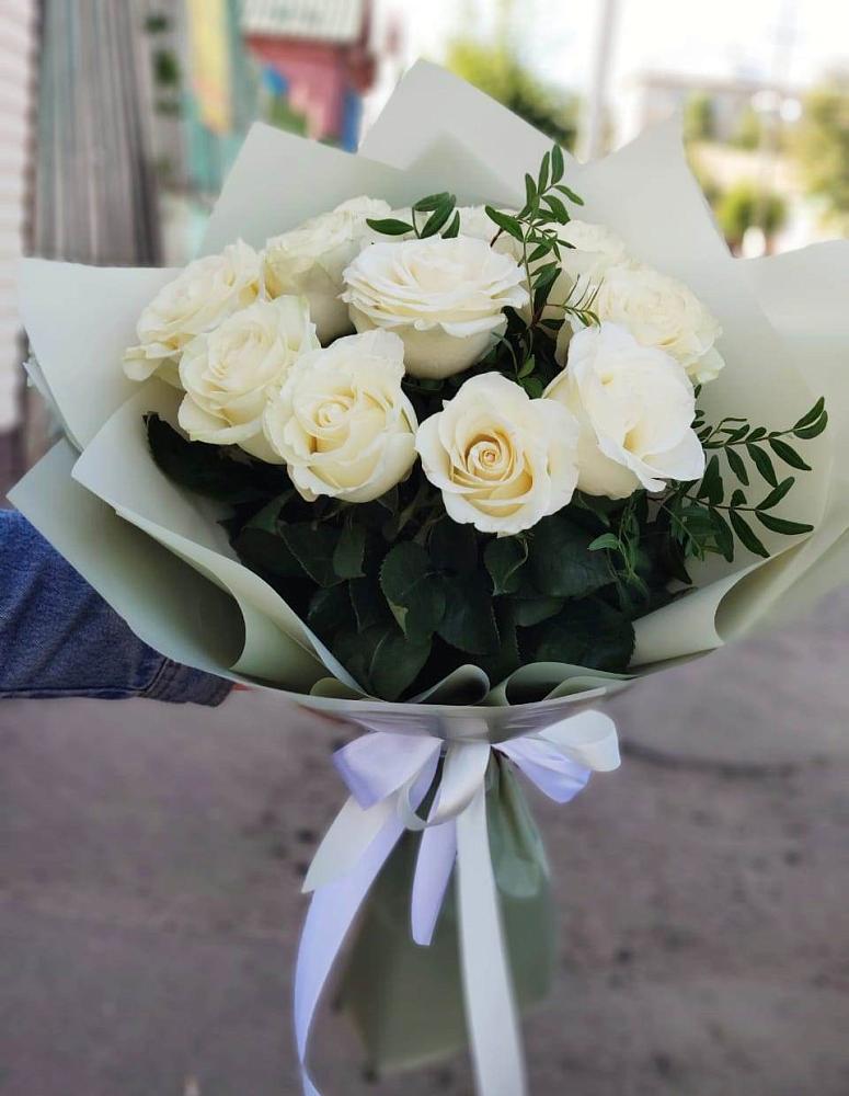 Букет Белые розы Проуд в Пахомово