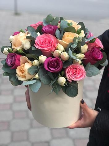 Цветочная композиция из Розы в шляпной коробке в Пахомово