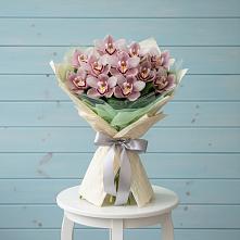 Букет цветов из:  Орхидеи и Розы в Пахомово