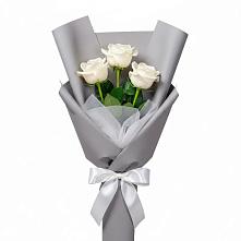 Букет 3 белые розы в Пахомово