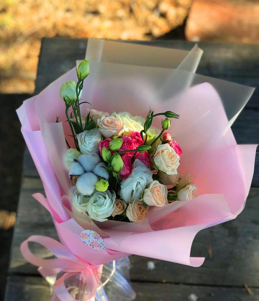 Букет цветов из: Розы и Лизиантусы в Пахомово