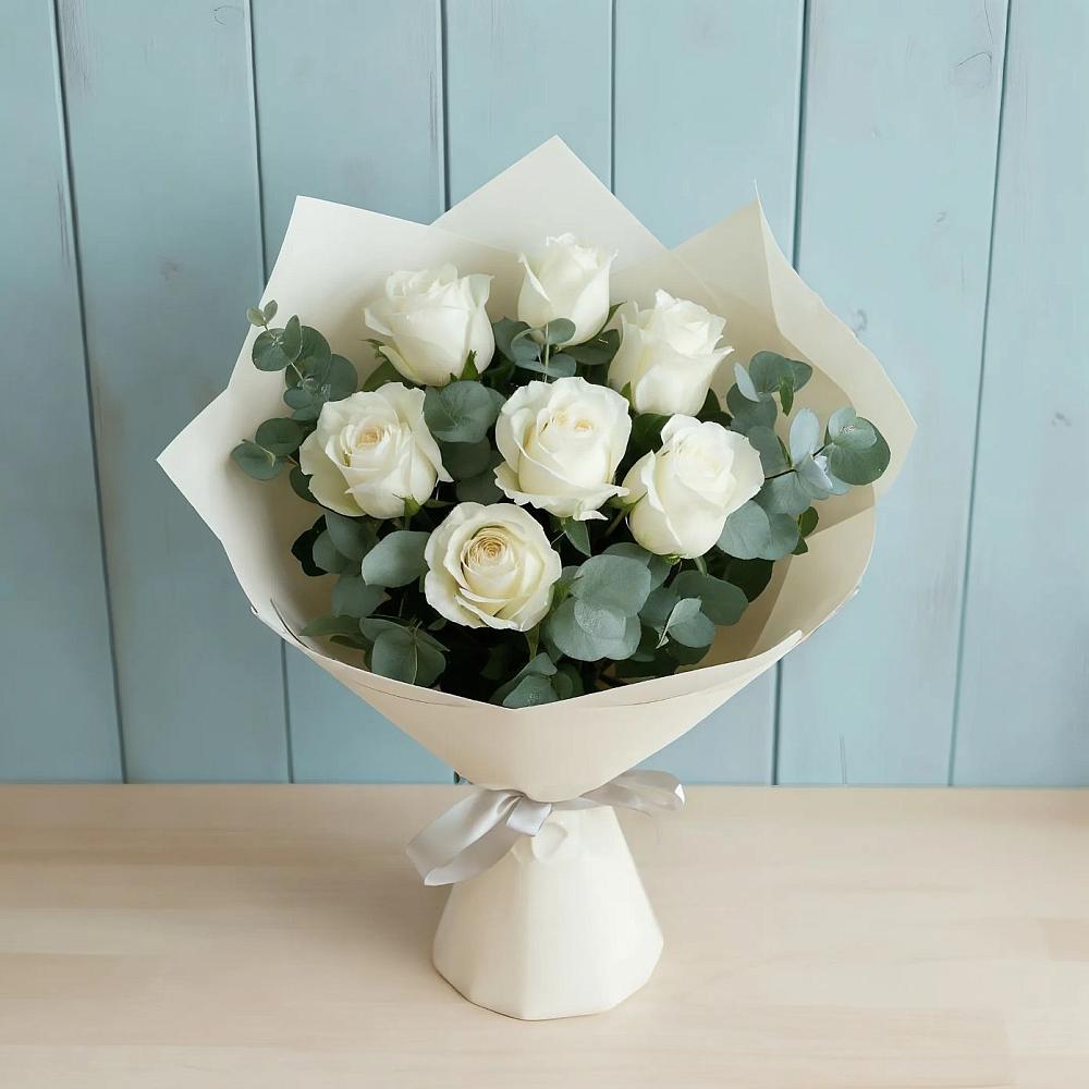 Букет Белые розы в Эвкалипте в Пахомово