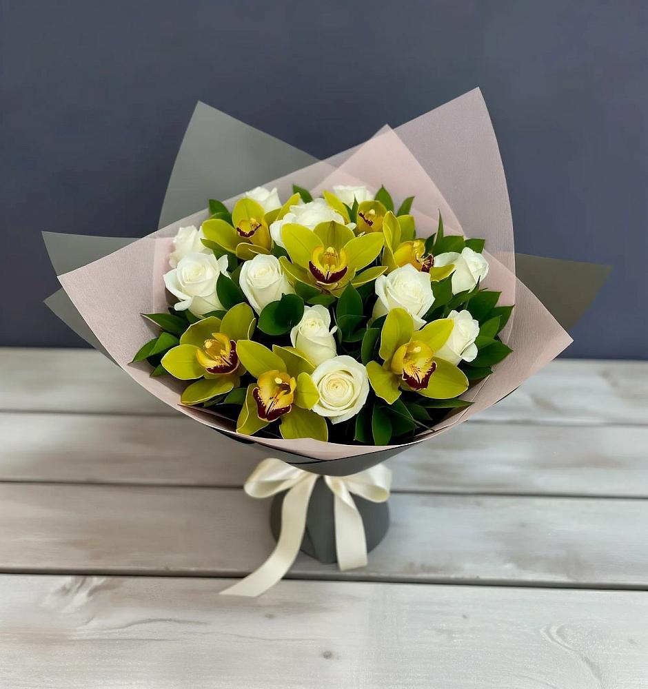 Букет цветов из: Орхидеи и Розы в Пахомово