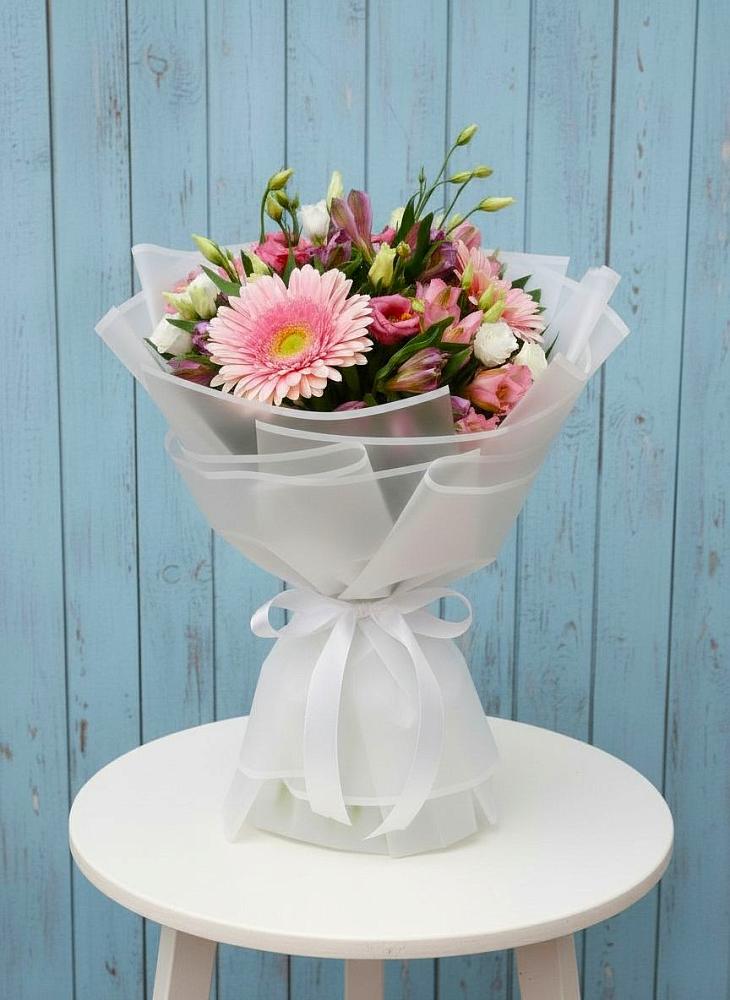 Букет цветов из: Герберы, Альстромерии и Лизиантусы в Пахомово