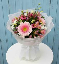 Букет цветов из:  Герберы, Альстромерии и Лизиантусы в Пахомово