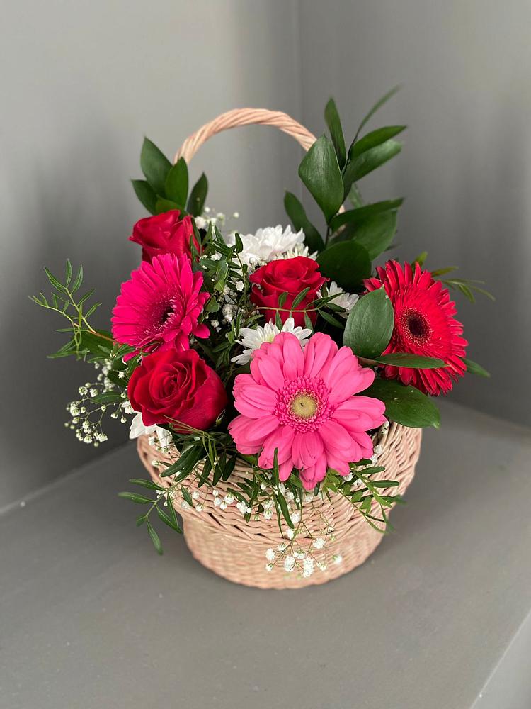Цветочная композиция из Розы, Хризантемы и Герберы в корзине в Пахомово