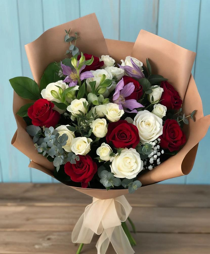 Букет цветов из: Розы и Альстромерии в Пахомово