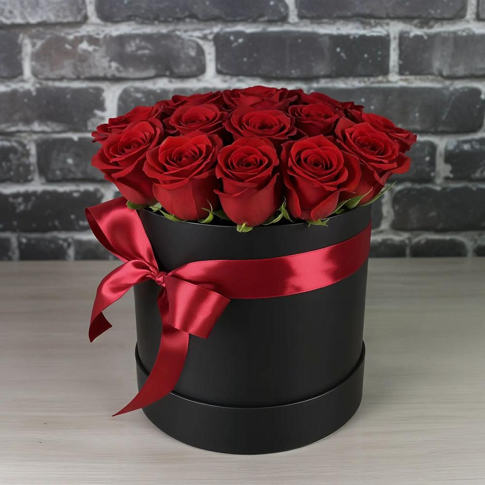 Цветочная композиция из Розы в шляпной коробке в Пахомово