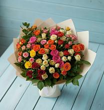 Букет Микс из разноцветных кустовых роз в Пахомово