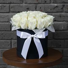 Цветочная композиция из Розы в шляпной коробке в Пахомово