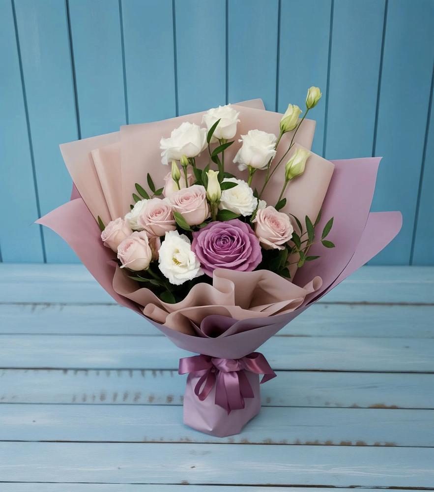 Букет цветов из: Розы и Лизиантусы в Пахомово