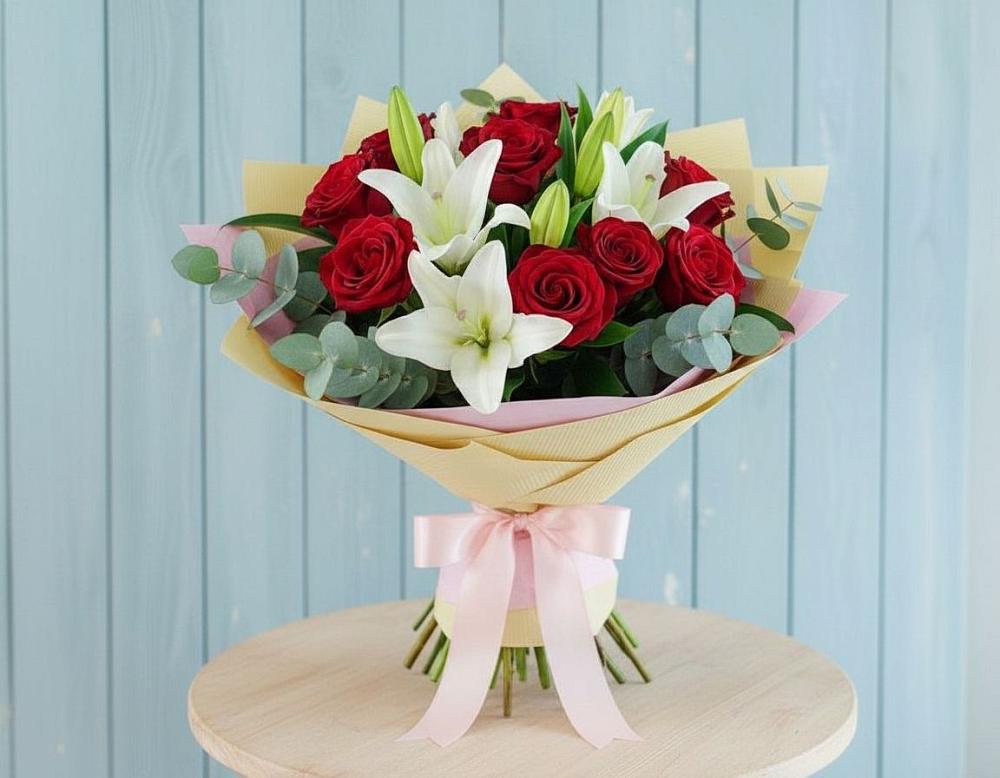 Букет цветов из: Лилии и Розы в Пахомово